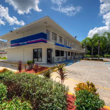 Motel 6 Bradenton, FL