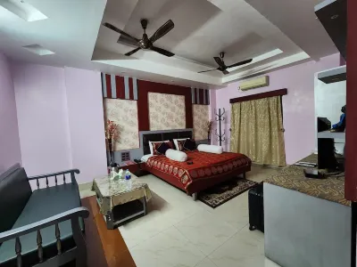 Hotel Ellora Hotels near NN Park Pond