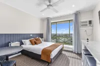 Comfort Inn the Lakes Hotels near Norm Mitchell Park