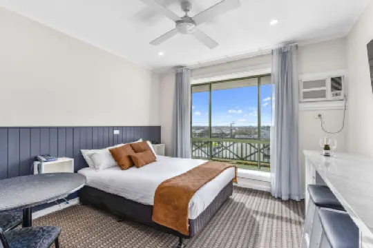 雷克斯舒適酒店