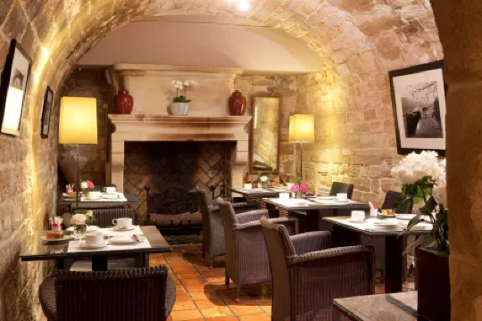 Hôtel des Deux-Iles - Notre-Dame Отели рядом с достопримечательностью «Нотр-Дам-де-Пари»