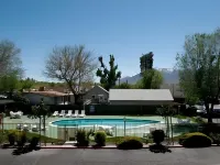 Vagabond Inn Bishop - Pools