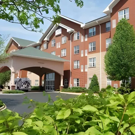 Hawthorn Suites by Wyndham Louisville East