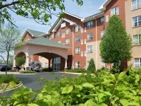 Hawthorn Suites by Wyndham Louisville East فنادق في Saint Matthews