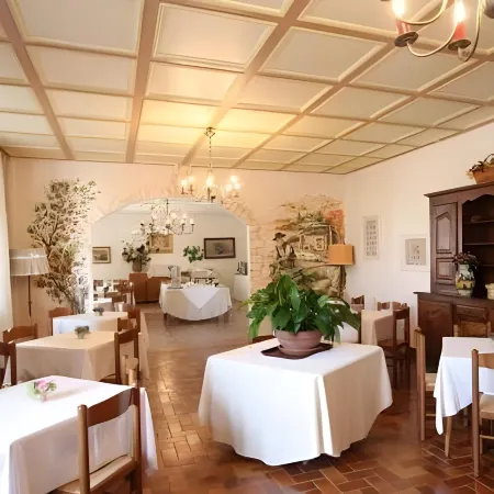 Hôtel les Arbousiers