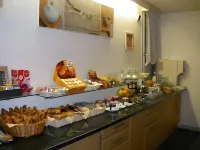 Logis Hotel Come Inn - Breakfast