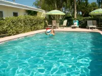 Haley's at Anna Maria Island Inn - Swimmingpools