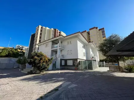 Apartamentos Gandía Centro 3000 Отели в г. Grau i Platja
