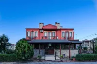 Suinn Cunda Hotels near Cunda Mocamp