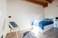 White Attic - by Myhomeincomo Hotels in Albavilla