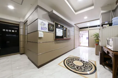 Breakfast at Tiffany's Motel