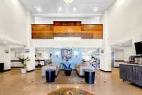 Super 8 by Wyndham Holton Hotels in Lincoln