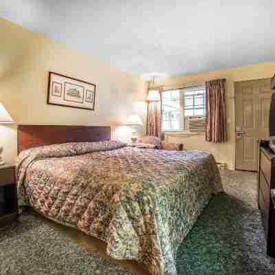 Rodeway Inn Rooms