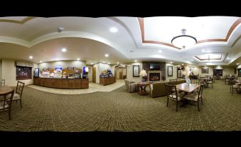 Holiday Inn Express & Suites Lewisburg