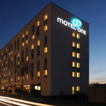 Motel One Frankfurt Airport Отели рядом с достопримечательностью «Нидеррад»