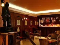 坎皮納斯歐羅套房國民酒店-坎布伊 - 酒吧