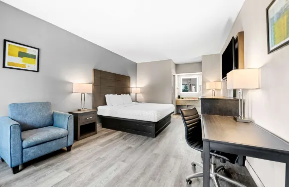 南派恩斯和派恩赫斯特貝斯特韋斯特SureStay Plus酒店