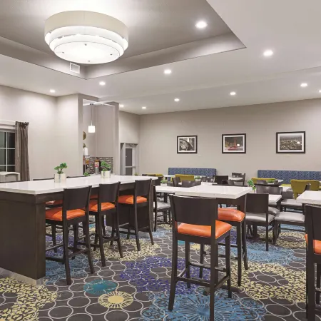 La Quinta Inn & Suites by Wyndham San Antonio Northwest