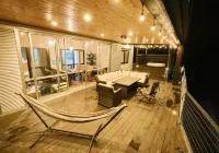 Jacuzzi with a sea view Indoor BBQ with air condi