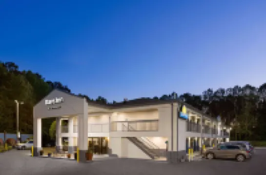 Days Inn by Wyndham Acworth