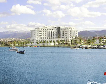 Wellborn Luxury Hotel Hoteles en Başiskele