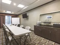 格倫代夫拉昆塔溫德姆套房飯店