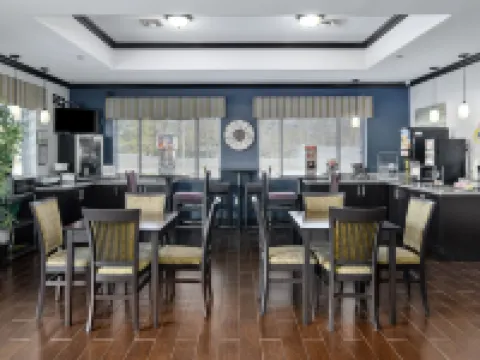 Super 8 by Wyndham Carthage TX Hotels in Panola County