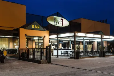 بي آند بي هوتل يوروريست كونيليانو فنادق في 