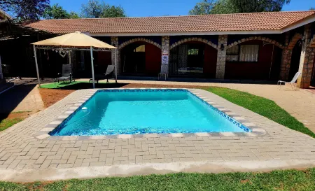 Villa Mexicana Guesthouse