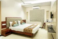 Lumbinis Grand Hotel Hotels near SWINGS ball games