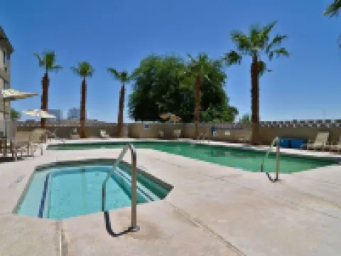 Quality Inn & Suites Yuma Hotels in Yuma