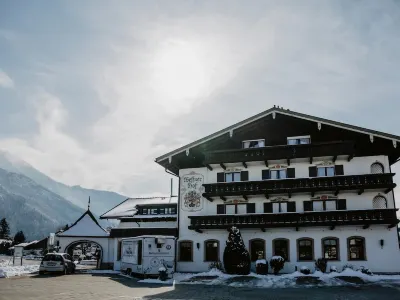 Weßner Hof Landhotel & Restaurant Hoteles en Reit im Winkl