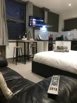Contemporary 1 Bed Studio for Comfy Stay in Wigan