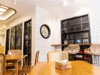Briggs Inn Surabaya Hotels in Wonokromo