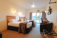 The Grand Hotel & Bar - Akaroa