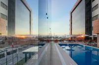 DoubleTree by Hilton Celaya - Pools