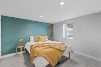 From the City to the Slopes - Stylish 2 Bedroom in the Heart of Denver!