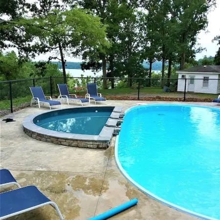 Condo #18 at Kentucky Lake's Lynnhurst Family Resort