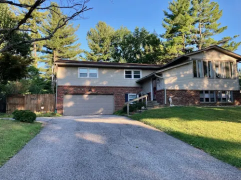 Bloomington Indiana Rental- 3BR/2BA Apartment in upper level of duplex