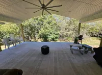 Route 66 Turnback Creek Hunting Lodge. Secluded acreage, handicap accessible. Hotels in Turnback Township