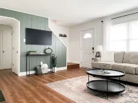 4Bd/2ba home Sleeps 8 *Newly Renovated* 2 minutes to all Hershey attractions! Hotel a Derry Township