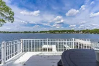 Luxury Lakefront Home on Lake James - 4 tähden