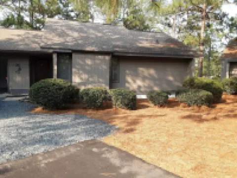 19th Hole off Pinehurst #6 Whole House with Huge New Deck
