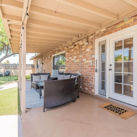 Charming 4-bedroom house, family and pet friendly, in desirable east Tucson!