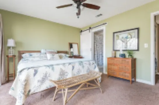 Popular Villa with Mountain Views in a Resort with Trails and a Cozy Tavern.