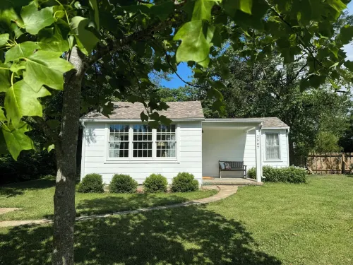 Quaint Guest Cottage