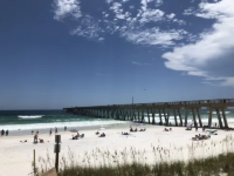 Beautiful Renovated Studio Close to Pensacola Beach