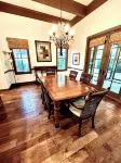 Beautiful 4BR/4BA.Close to HHI/SAV/BEU, 5 minutes to Palmetto Bluff's entrance