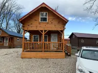 Lakeside Lodge In Between Geneva-on-the-Lake and the Historic Ashtabula Harbor