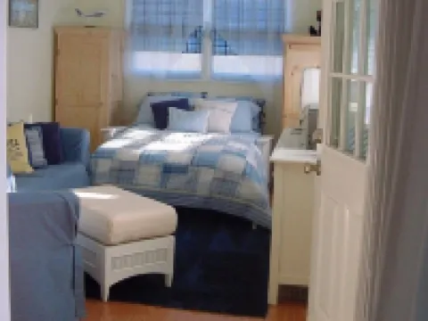 Cozy Beach Getaway - 1000' from Ocean/Boardwalk; 6 blocks from LIRR ロング・ビーチのホテル